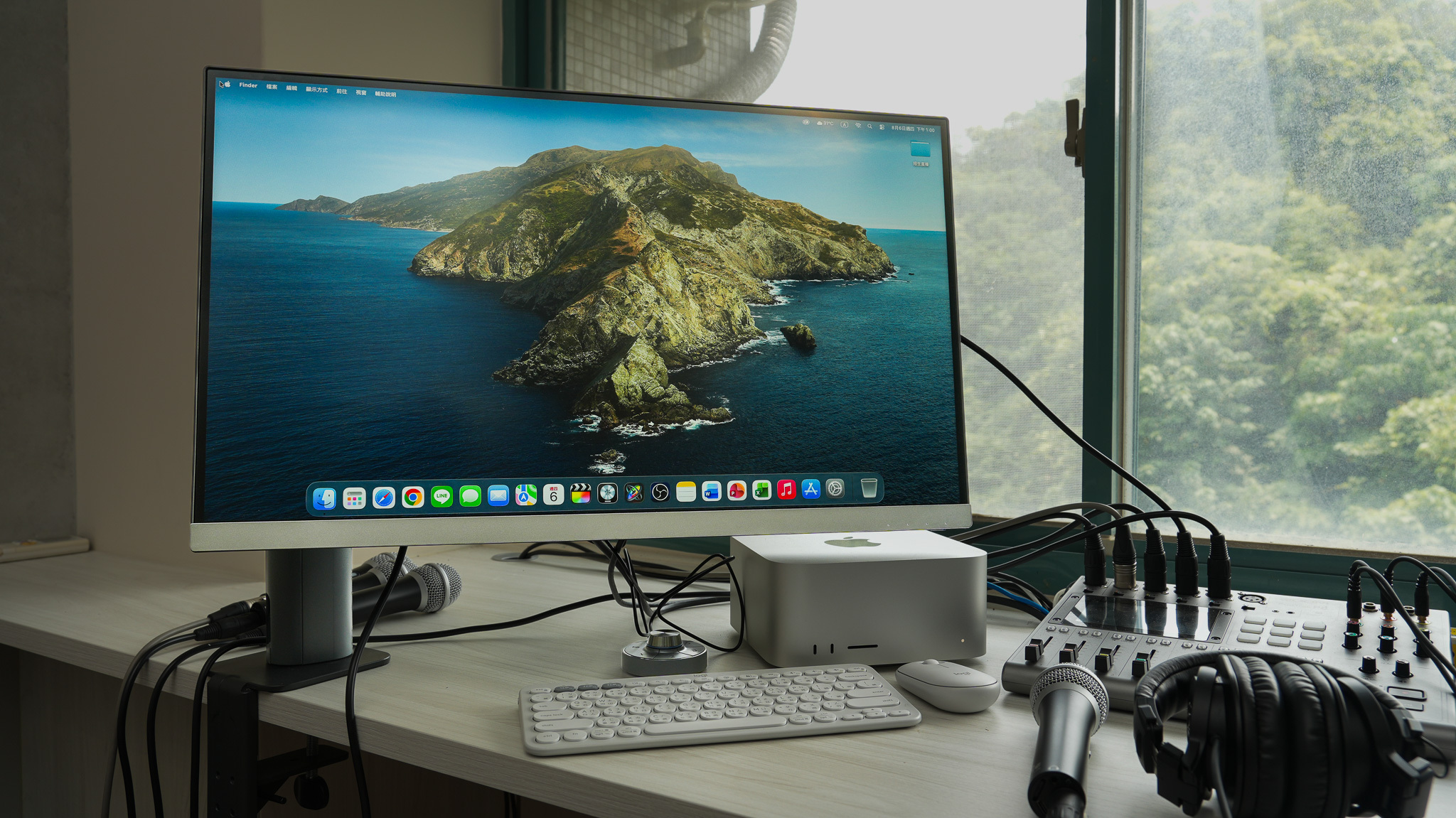 Máy tính điều khiển trung tâm của phòng thu Podcast (Mac Studio M4 Pro)