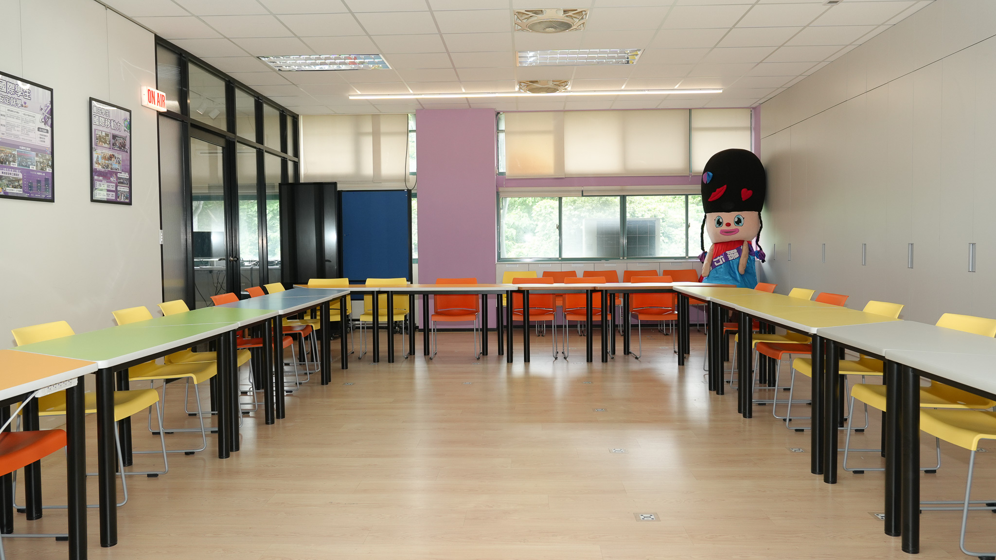Bố trí chỗ ngồi linh hoạt－Bàn họp thảo luận hình chữ U 2